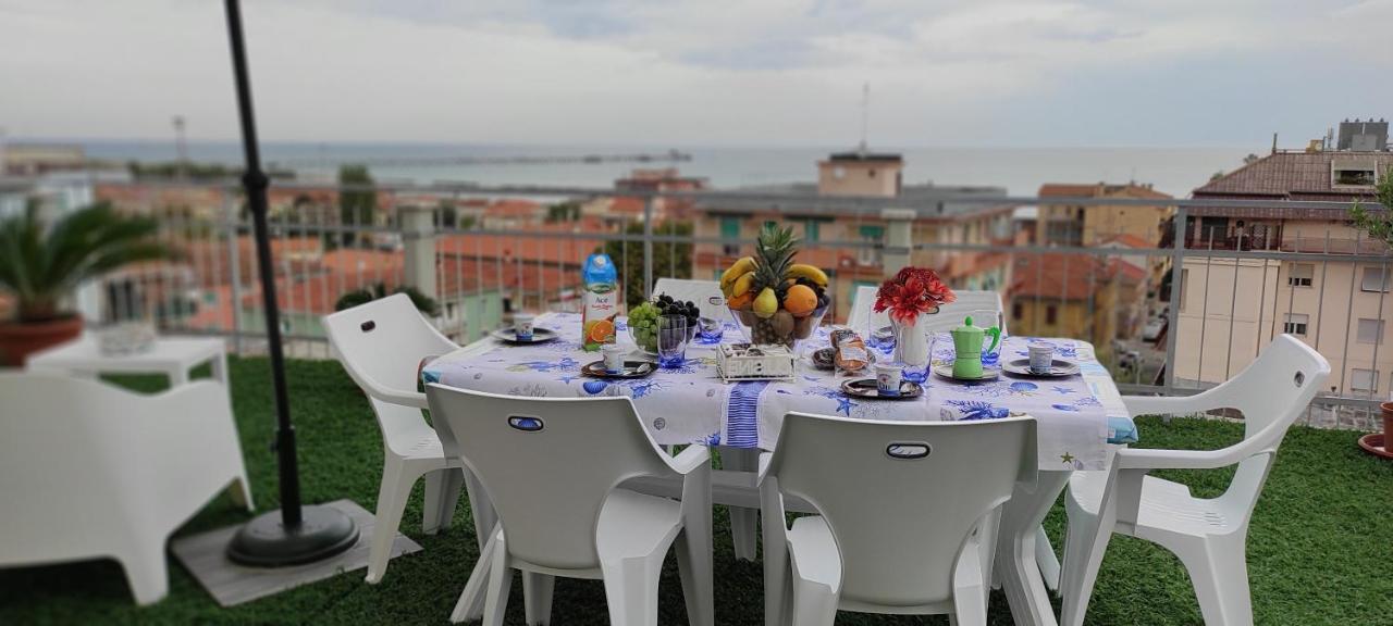 La Terrazza Falconara Marittima Exterior foto