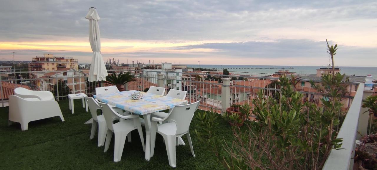 La Terrazza Falconara Marittima Exterior foto